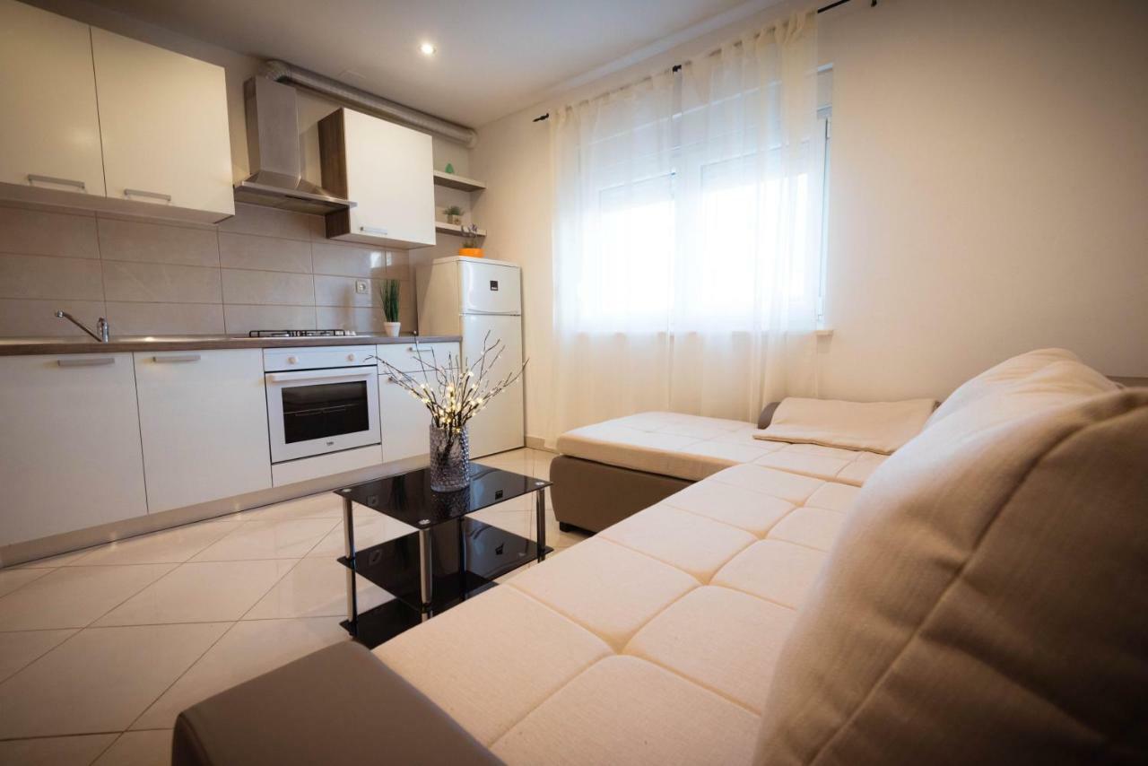 שיבניק Apartments Nakic מראה חיצוני תמונה