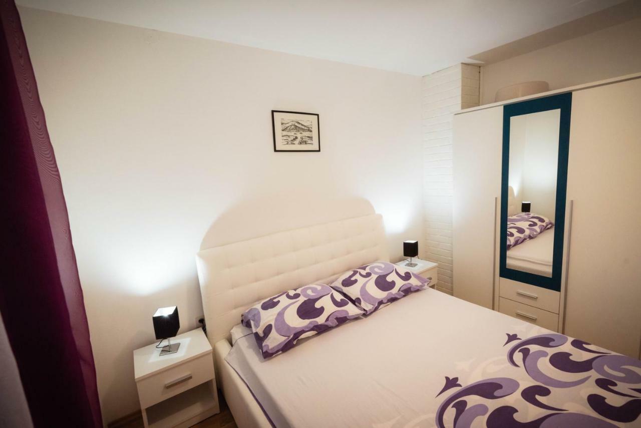 שיבניק Apartments Nakic מראה חיצוני תמונה